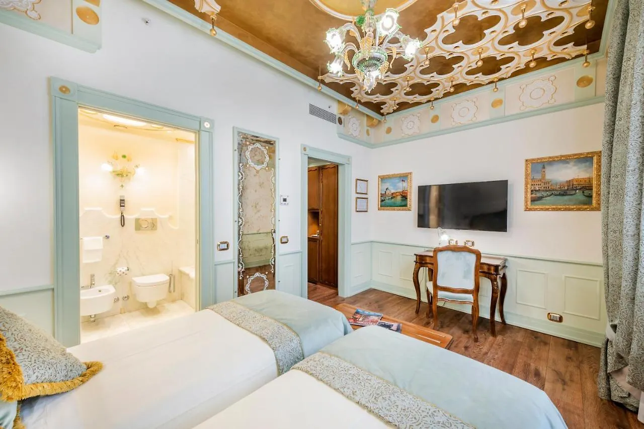 Monaco & Grand Canal Venedig 4*,  Italien