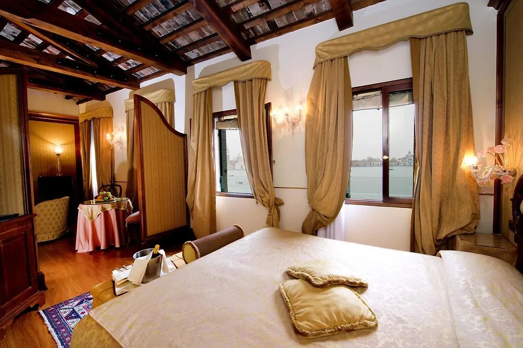 Hotel Monaco & Grand Canal Venice