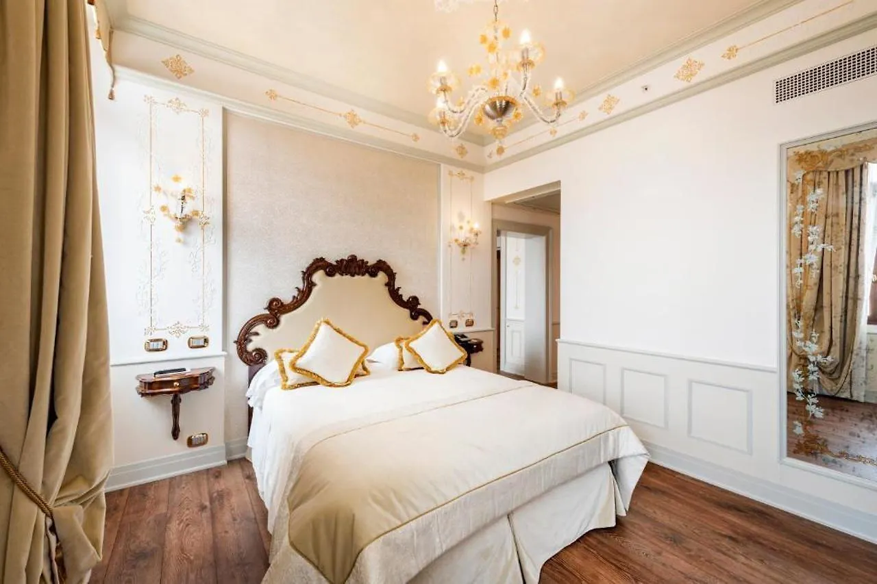 Monaco & Grand Canal Venice Hotel