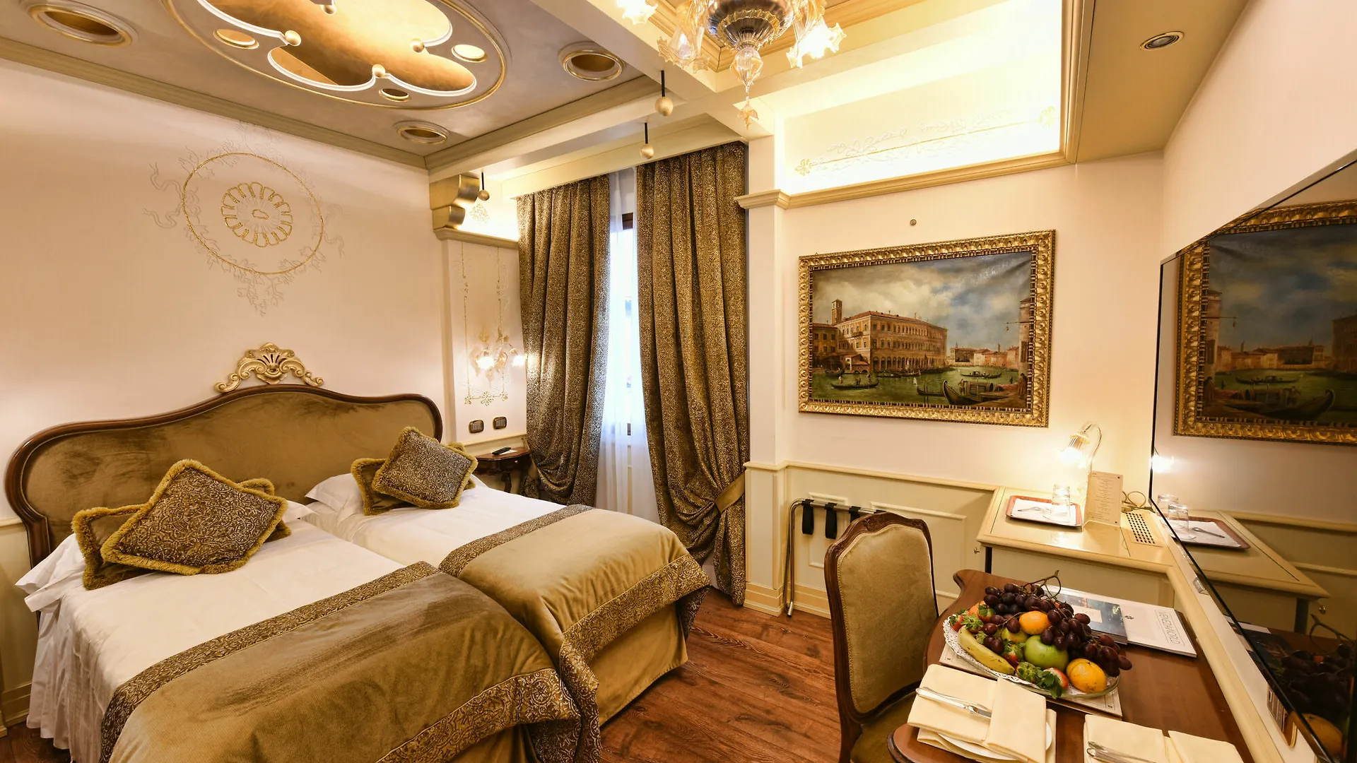 Monaco & Grand Canal Venice Hotel